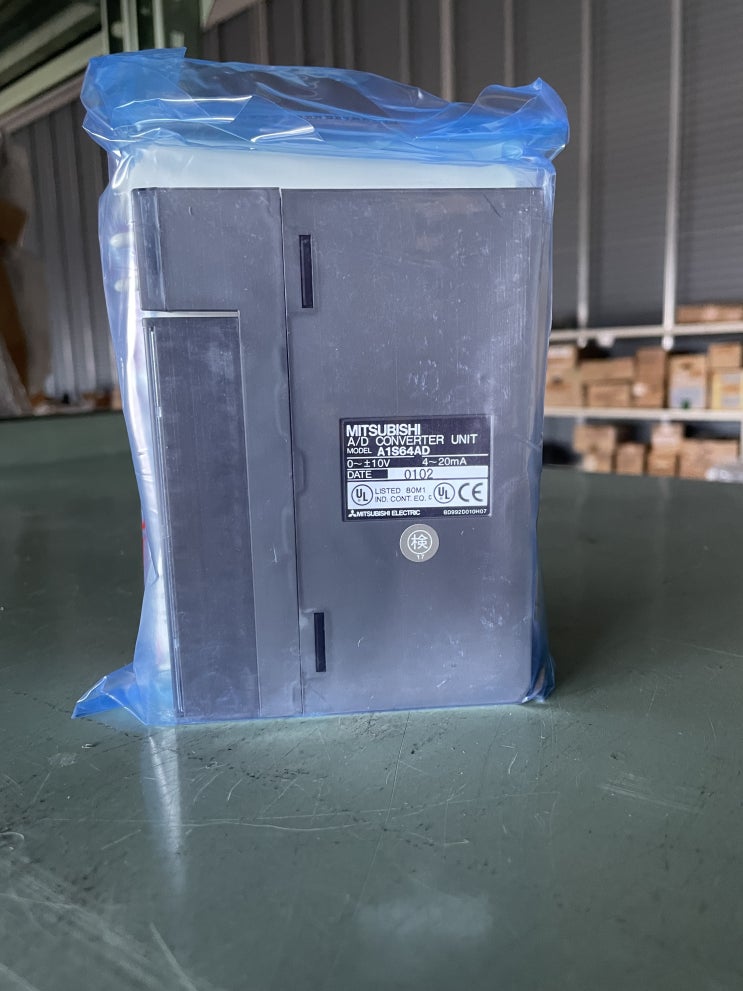  A1S64AD　MITSUBISHI　PLC　ANALOG OUTPUT UNIT