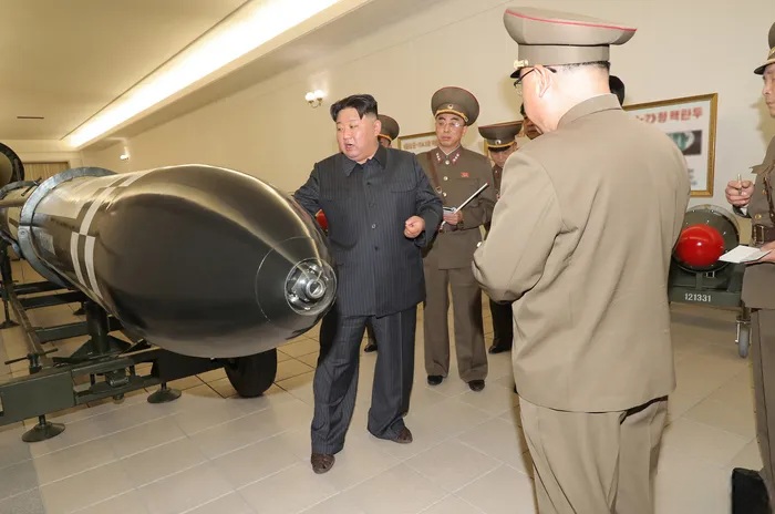 북한 전술핵탄두 공개 핵공중폭발 <b>훈련</b> <b>김정은</b> 언제 어디서든... 