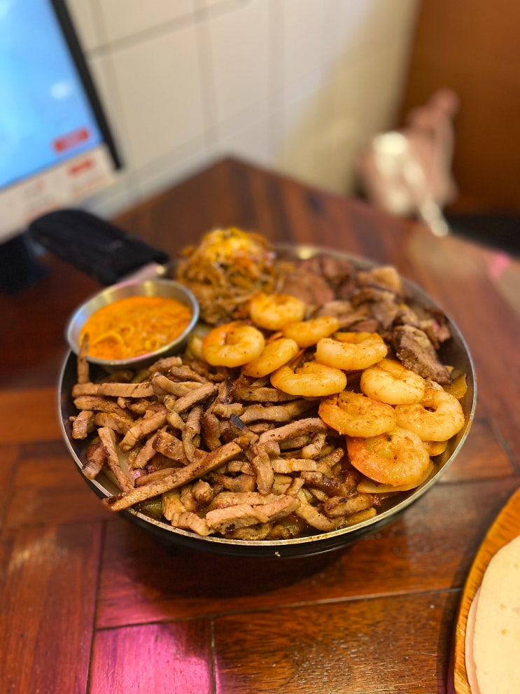  맛집 스물두 번째 글 : 수원역 롯데몰 맛집 낙원타코