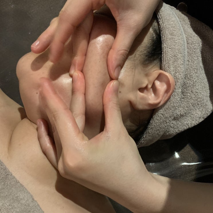  어버이날 선물로 추천하는 여수 에스테틱 얼굴경락 추천 테르미 여수점