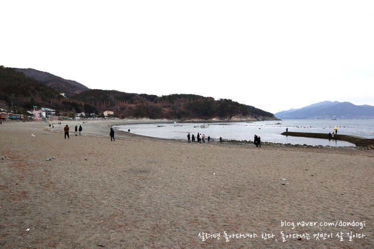  여수 만성리 검은모래해변 3/3 - 결국 밟기는 했다, 복수는 무관심