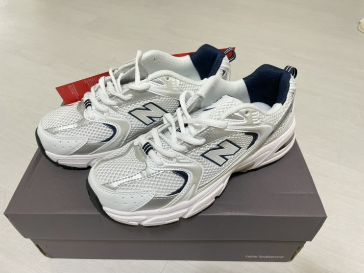 뉴발란스530 MR530SG 화이트 운동화 러닝화 내돈내산 후기 착용샷 뉴발란스530 MR530SG 화이트 운동화 러닝화 내돈내산 후기 착용샷