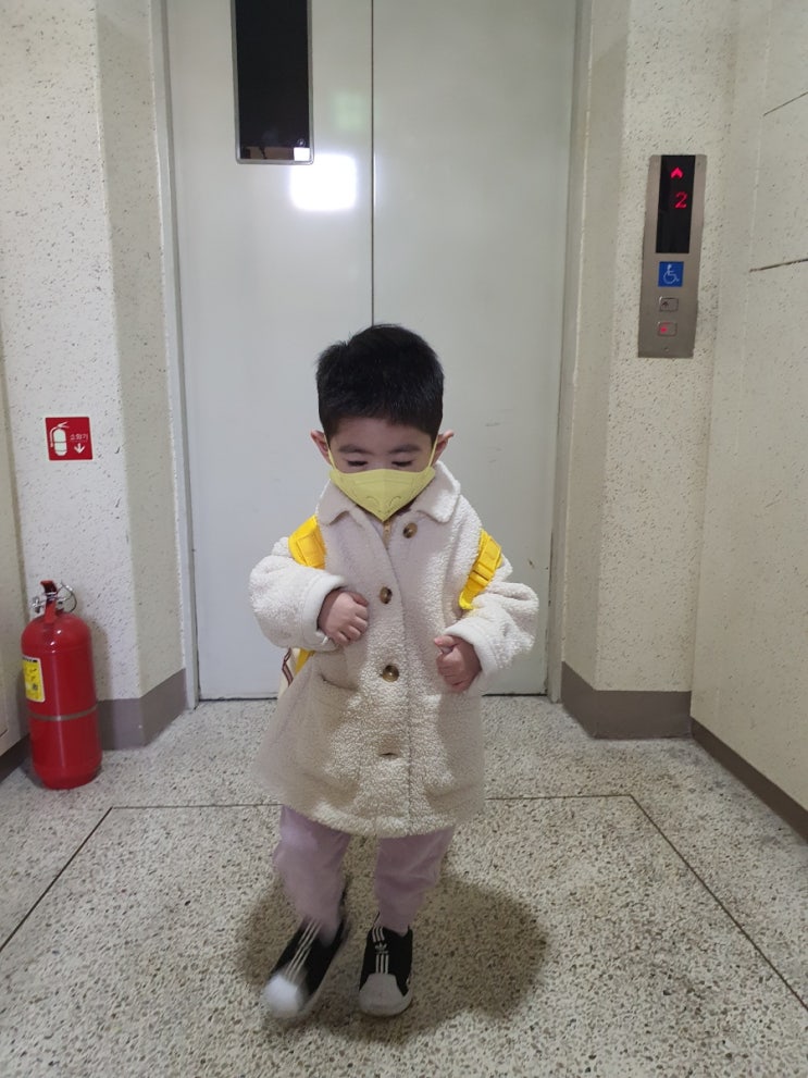  가방 들어줄게요