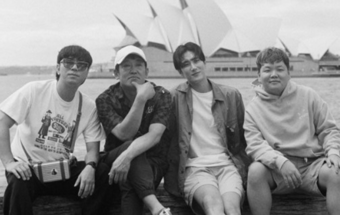 곽튜브도 반한 안보현 “형님은 흑백도 멋있어” 곽튜브도 반한 안보현 “형님은 흑백도 멋있어”