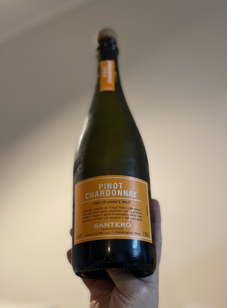 달지 않고 상큼한 스파클링 와인 / 산테로 피노 샤르도네 스푸만테 ( Santero, Pinot Chardonnay Spumante )