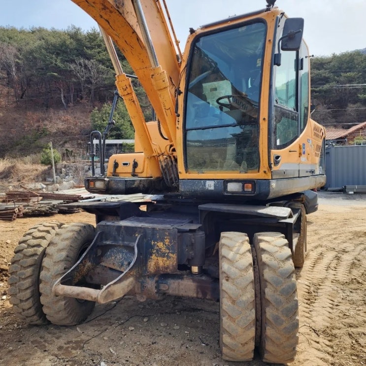 현대 R140W 2014년식 4500만원 판매합니다. 현대 R140W 2014년식 4500만원 판매합니다.