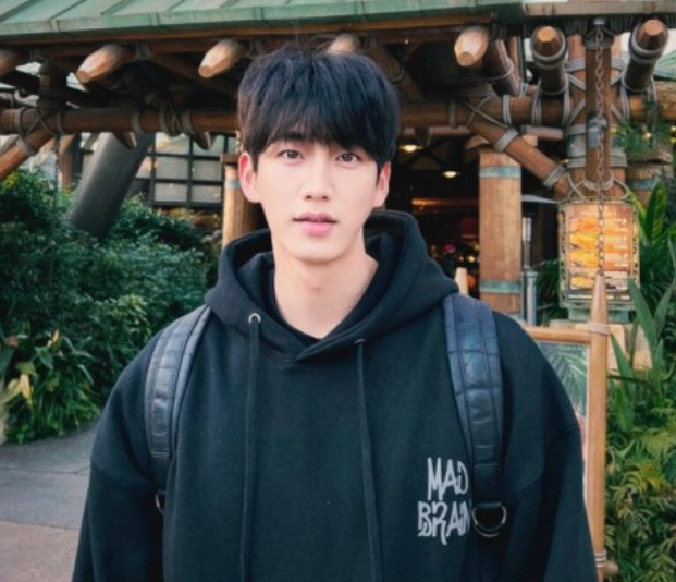 '러브캐처 인 발리' 조성범, 래퍼 본캐 라울로 열일…'스물하고 아홉' 공개 '러브캐처 인 발리' 조성범, 래퍼 본캐 라울로 열일…'스물하고 아홉' 공개