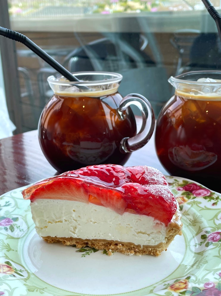  이대 루프탑 카페에서 딸기 타르트 먹기 - 카페 페라 Cafe Pera