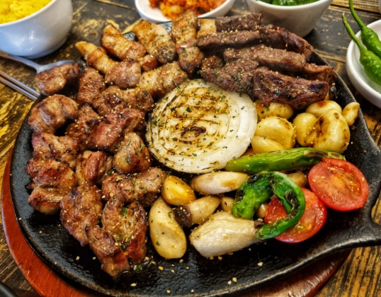 경주 황리단길 한옥에서 먹는 고기 한상:: 황남경주식당