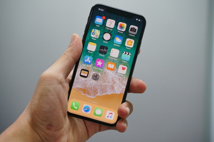  "iPhone" 스티브 잡스가 휴대폰 산업을 혁신한 방법