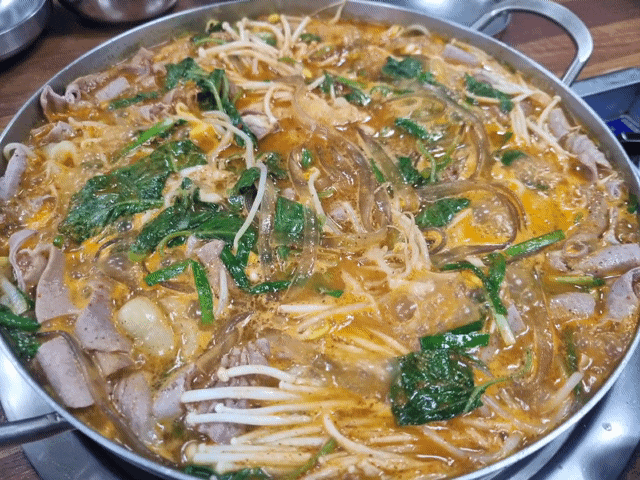  대전 복수동 맛집 순대군에서 국밥과 곱창전골에 소주 한잔하시죠