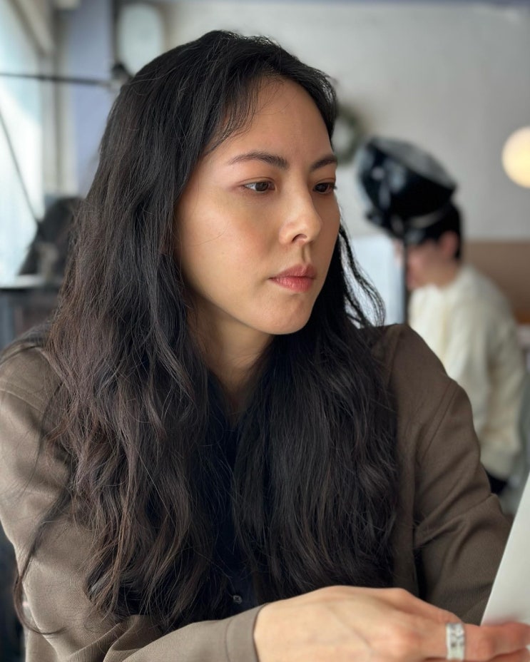 '357억 연봉킹' 카카오 재벌 조수용 아내 박지윤, 출산 후 근황 포착...재벌집 사모님 '357억 연봉킹' 카카오 재벌 조수용 아내 박지윤, 출산 후 근황 포착...재벌집 사모님