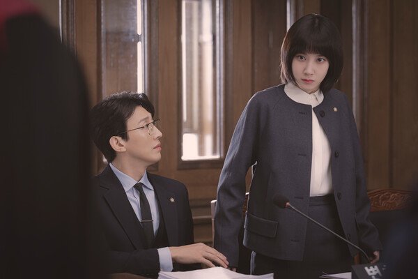 새 얼굴 등장할 때마다 연기 파티인 드라마들 추천 새 얼굴 등장할 때마다 연기 파티인 드라마들 추천