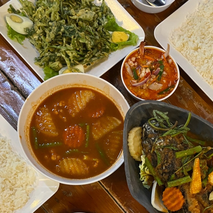 치앙마이 친구단골집 산티탐맛집 한식생각나는 태국음식맛집 마오얌카페