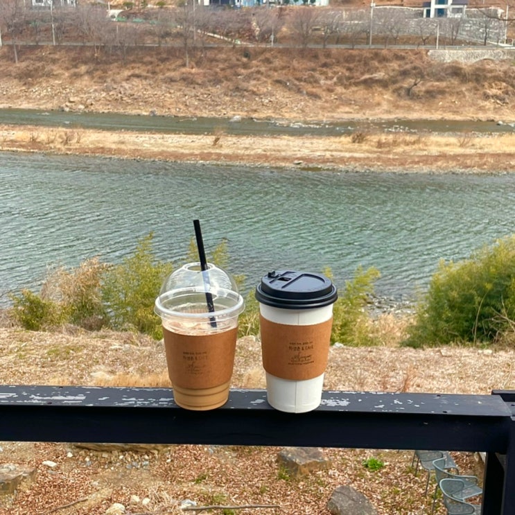 곡성 기차마을 근처 섬진강 벚꽃길 섬진강뷰가 보이는 조용한 카페 하생촌 곡성 기차마을 근처 섬진강 벚꽃길 섬진강뷰가 보이는 조용한 카페 하생촌