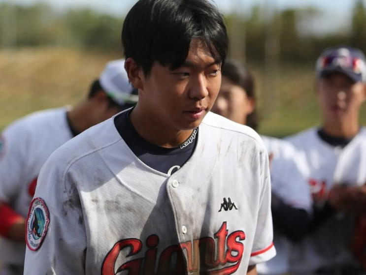공개, '제2의 <b>이정후</b>' 롯데 김민석 등 2023<b>신인</b> 14명 합류... 