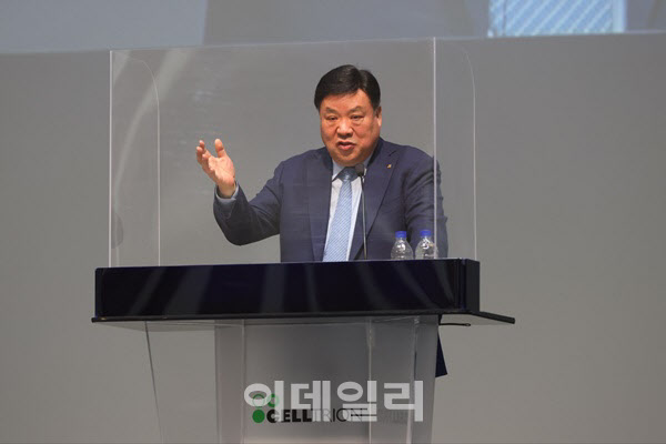 대규모 빅딜 예고한 셀트리온, 유력 후보군은 어디 대규모 빅딜 예고한 셀트리온, 유력 후보군은 어디