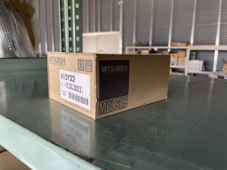  A1SY22　MITSUBISHI　PLC　TRIAC OUTPUT UNIT