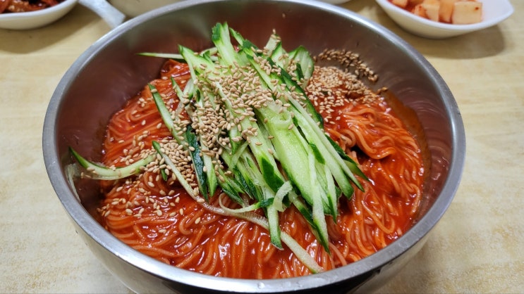  진주에서 세손가락안에 들어가는 비빔국수맛집 국시촌