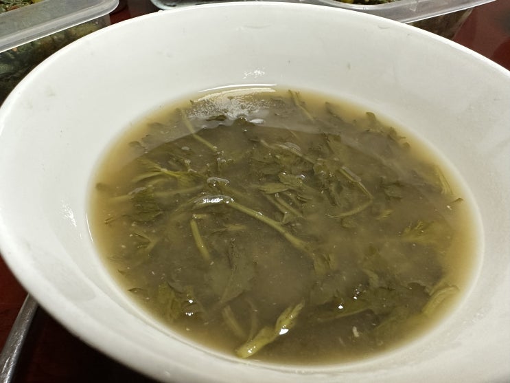  봄 입니다. 나물 뜯으로 산으로 들로 갑시다