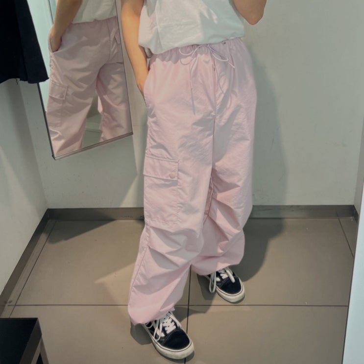 H&M 나일론 파라슈트 팬츠 핑크 카고 바지ㅣ신도림 디큐브시티 쇼핑 H&M 나일론 파라슈트 팬츠 핑크 카고 바지ㅣ신도림 디큐브시티 쇼핑