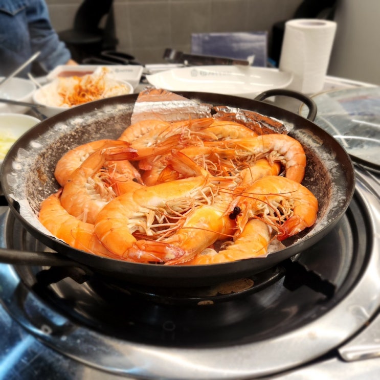  서울 새우구이 맛집 왕새우직판장 상봉점 대 만족 새우 머리 까는 법 내 돈 내산