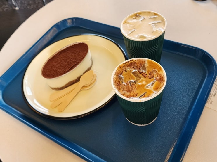  강릉 안목해변 오션뷰 카페 에이엠브래드앤커피 AM 커피 베이커리도 맛집
