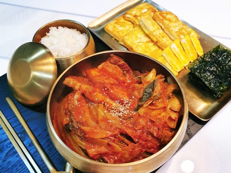 목살로 만든 돼지고기 김치찜 만들기 묵은지 김치찜 레시피