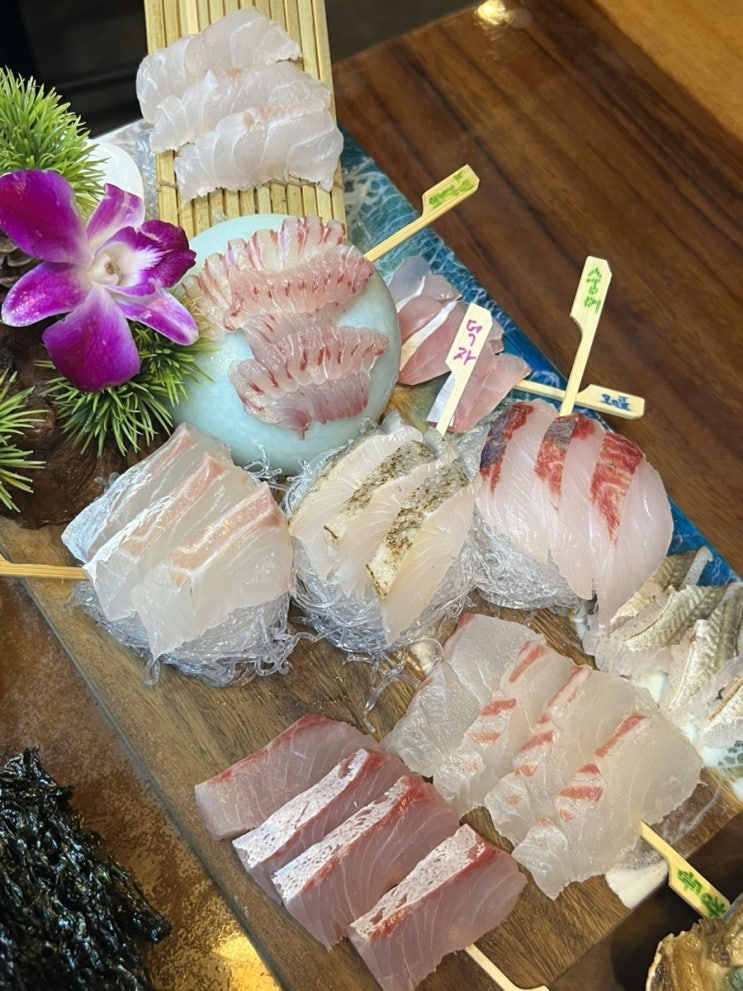  송도맛집 어부장 송도점에서 국내산 제철회와 제철해산물까지