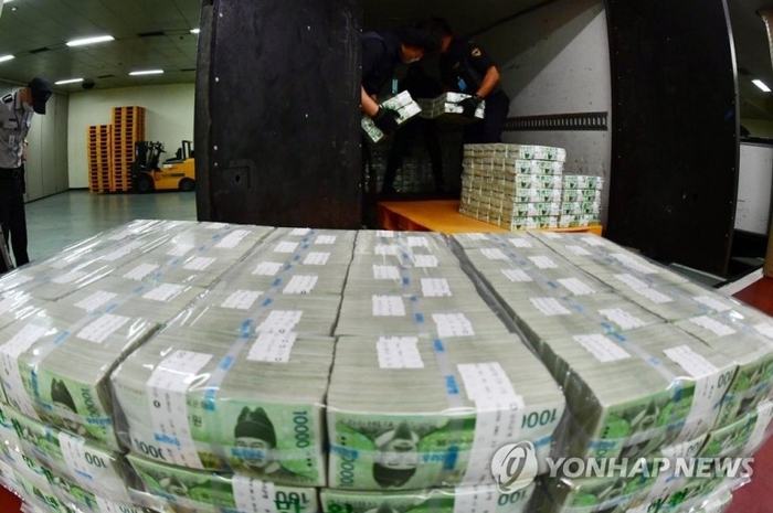 1년치 연봉 날리는 꼴…벌써 10개월째 ‘휴면 보험금’ 미스터리 1년치 연봉 날리는 꼴…벌써 10개월째 ‘휴면 보험금’ 미스터리