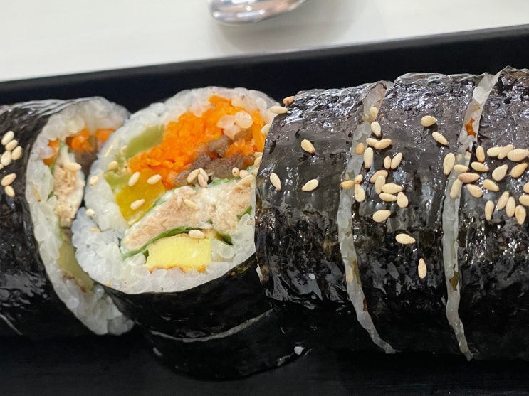  이태원 놀거리(경리단길 구경, 이태원맛집 미쁨김밥 후기, 용산공원)