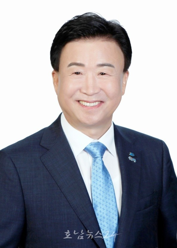  여수시 팀장급 공무원, 관급자재 업체 여름휴가비 요구 ‘충격’..시 대기발령에 감사 착수