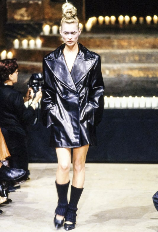 옛날 Alexander McQueen 알렉산더 맥퀸의 1996년 패션쇼