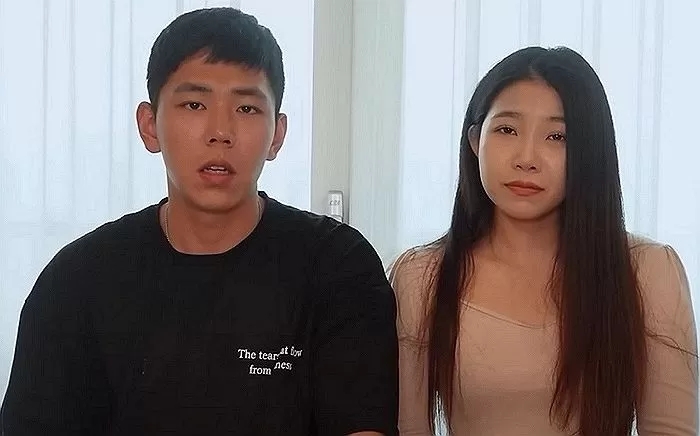 결별 소식 전했던 커플 유튜버 채꾸똥꾸, 이별 되에도 협박과 괴롭힘 당해...충격적인 결별 사유 결별 소식 전했던 커플 유튜버 채꾸똥꾸, 이별 되에도 협박과 괴롭힘 당해...충격적인 결별 사유