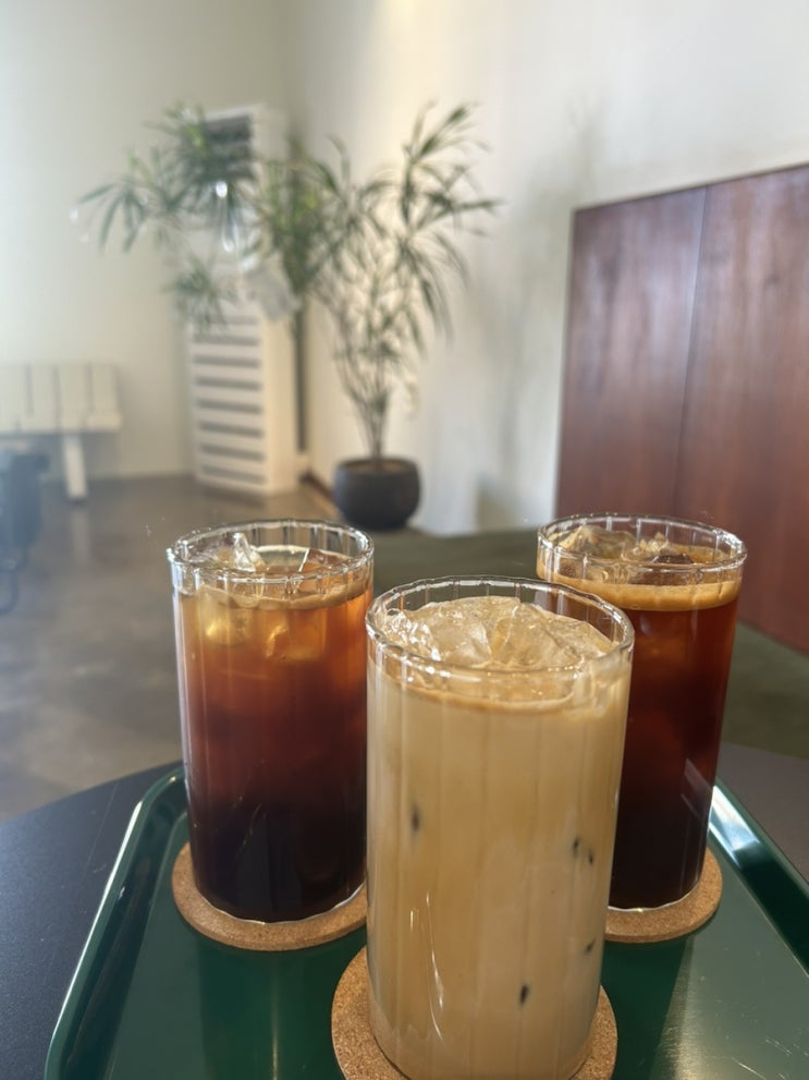 부산 기장/정관 바닐라빈라떼가 맛있는 신상 카페 ‘플루토 커피‘