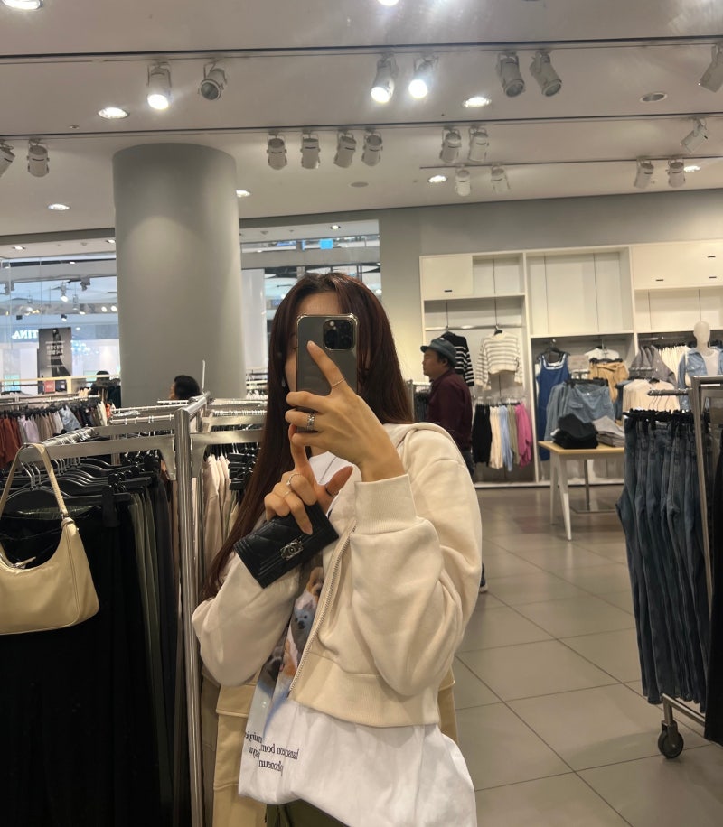 [H&M] 에이치앤엠 흐앤므 타임스퀘어점 여자 크롭 후드집업 가을옷 구매