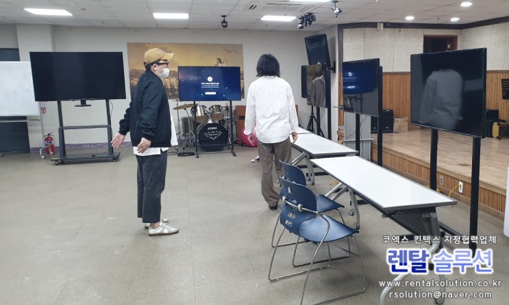  포천 노아의 집 행사용 50인치 LED TV 4대 모니터 스탠드거치대 설치해드렸습니다.