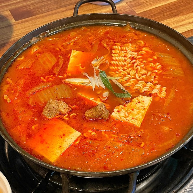광주 상무지구 점심 김치찌개 맛집 솔직후기 (제주삼다흑돈, 따뜻한식탁, 빨간정성)