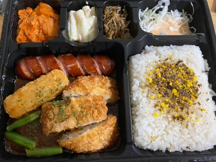  한솥도시락 한우함박스테이크&돈까스 +토네이도 소시지, 뉴감자고로케