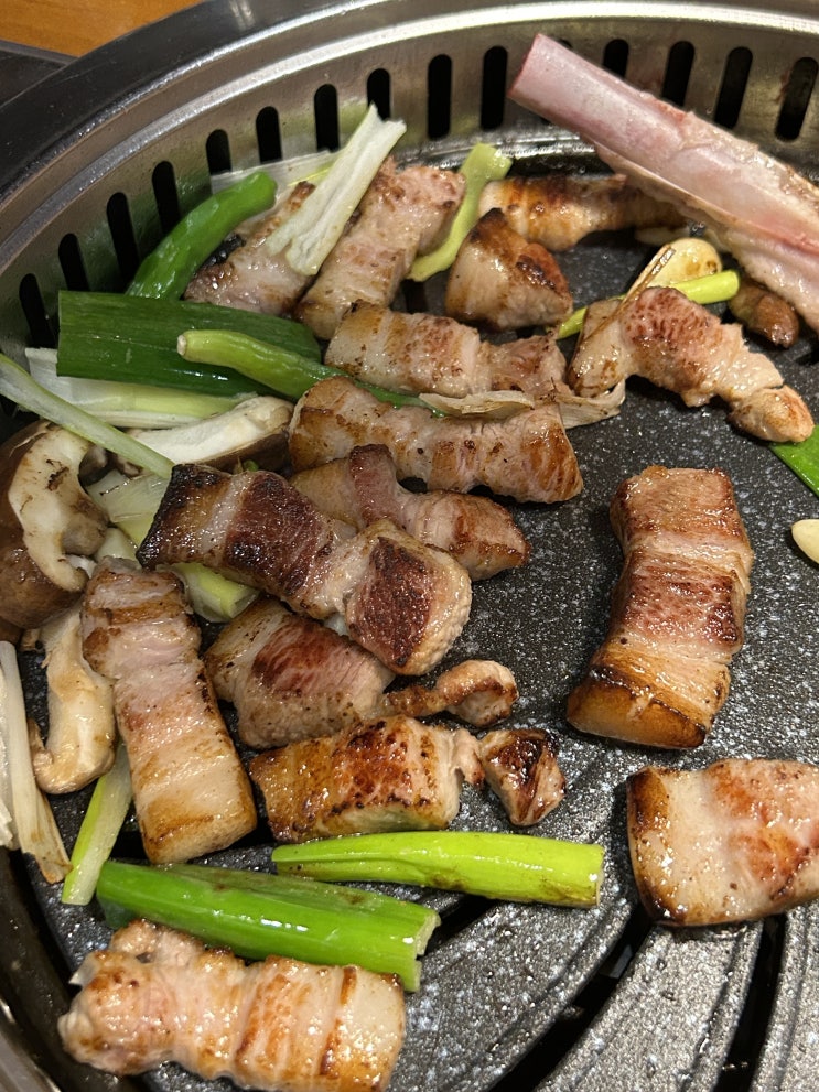  돼지 특수부위 도끼갈비 맛보기 좋은 범계 회식 고깃집 [ 고집 132 ]