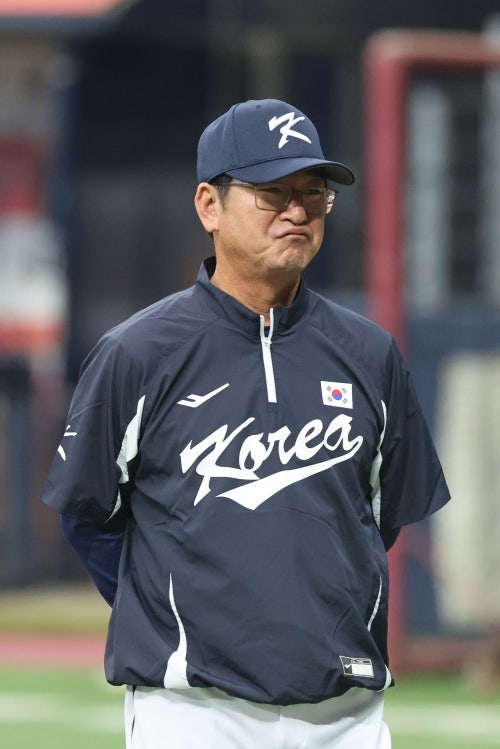 한국야구대표팀, 사회인야구와 실업팀 선수로 구성된 일본에게 패배하면 몰락의 길을 걷게 ....