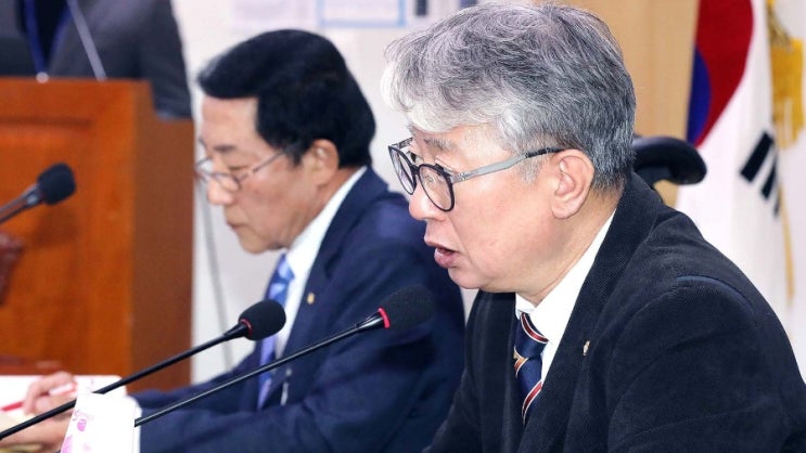 <b>조응천</b> "<b>이재명</b> 사당화 심화…징계 청원에 내 이름 넣어줘 감사"