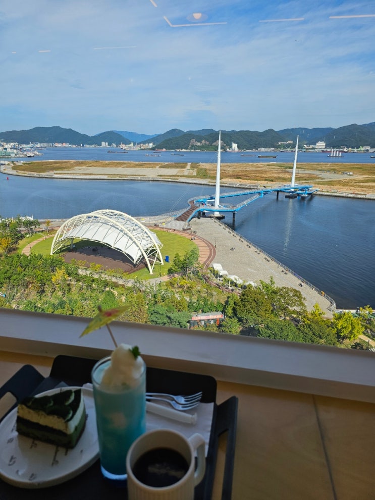  마산 카페 추천 스웨븐 합포구 해양누리공원 뷰맛집