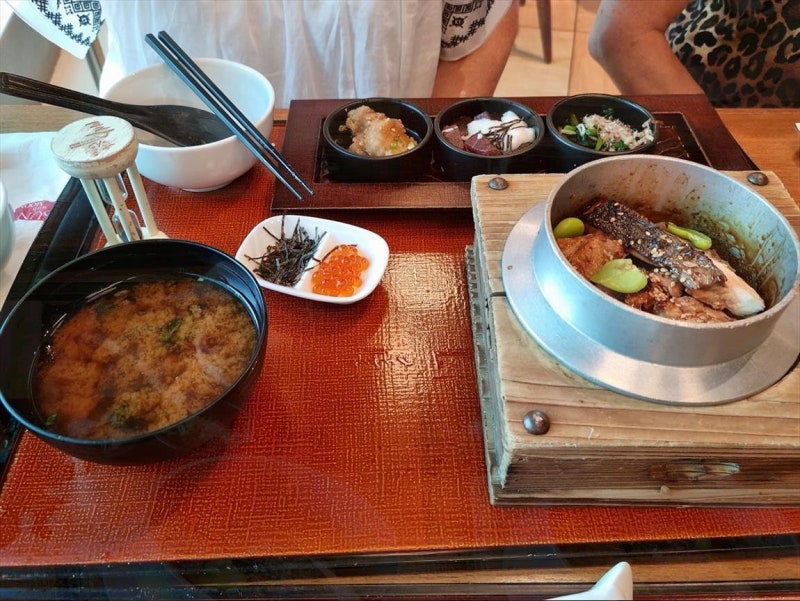 모험의 날개, 확실히 펼치다: 볼트, 이른 아침, 날개