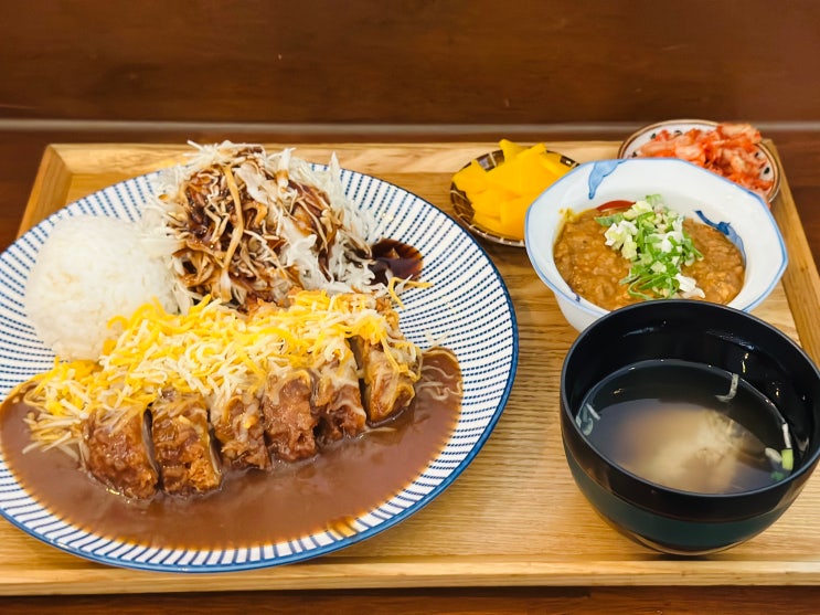  논현역 점심 부엉이 식당 |  치즈 브라운 돈까스 맛집: 서울/강남구
