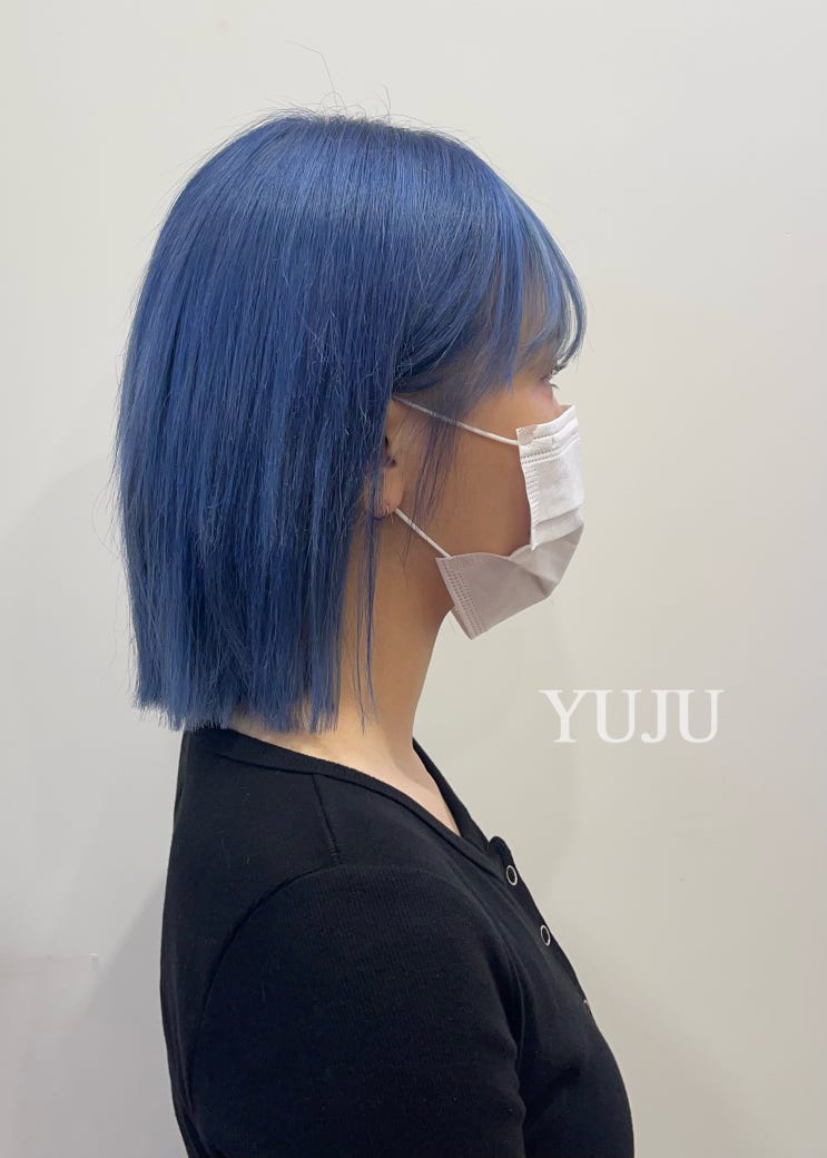  홍대미용실/보그헤어유주/레이어드컷/애쉬블루/블루염색/얼룩제거/탈색