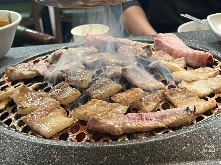  [인천/청라] 맛있는 반찬과 꿀맛 생갈비가 있는 청라 커넬웨이 고기집 녹돼야지