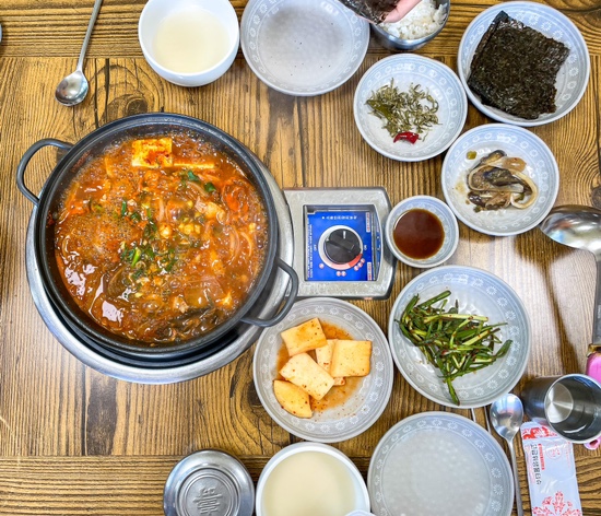  [제주 유수암 맛집/노형한빛식당] 생돼지고기 김치찌개+라면 사리 = 아묻따 주문 공식