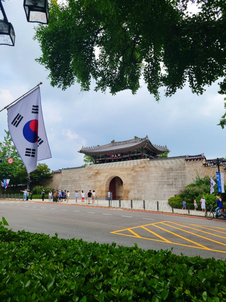  서울여행1(계림 닭도리탕, 뮤통 카페, 청와대 관람, 오페라의유령, 뉴서울식당)