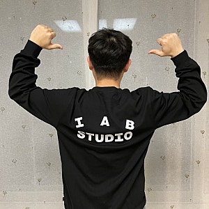 아이앱 스튜디오 롱슬리브 블랙 -23FW